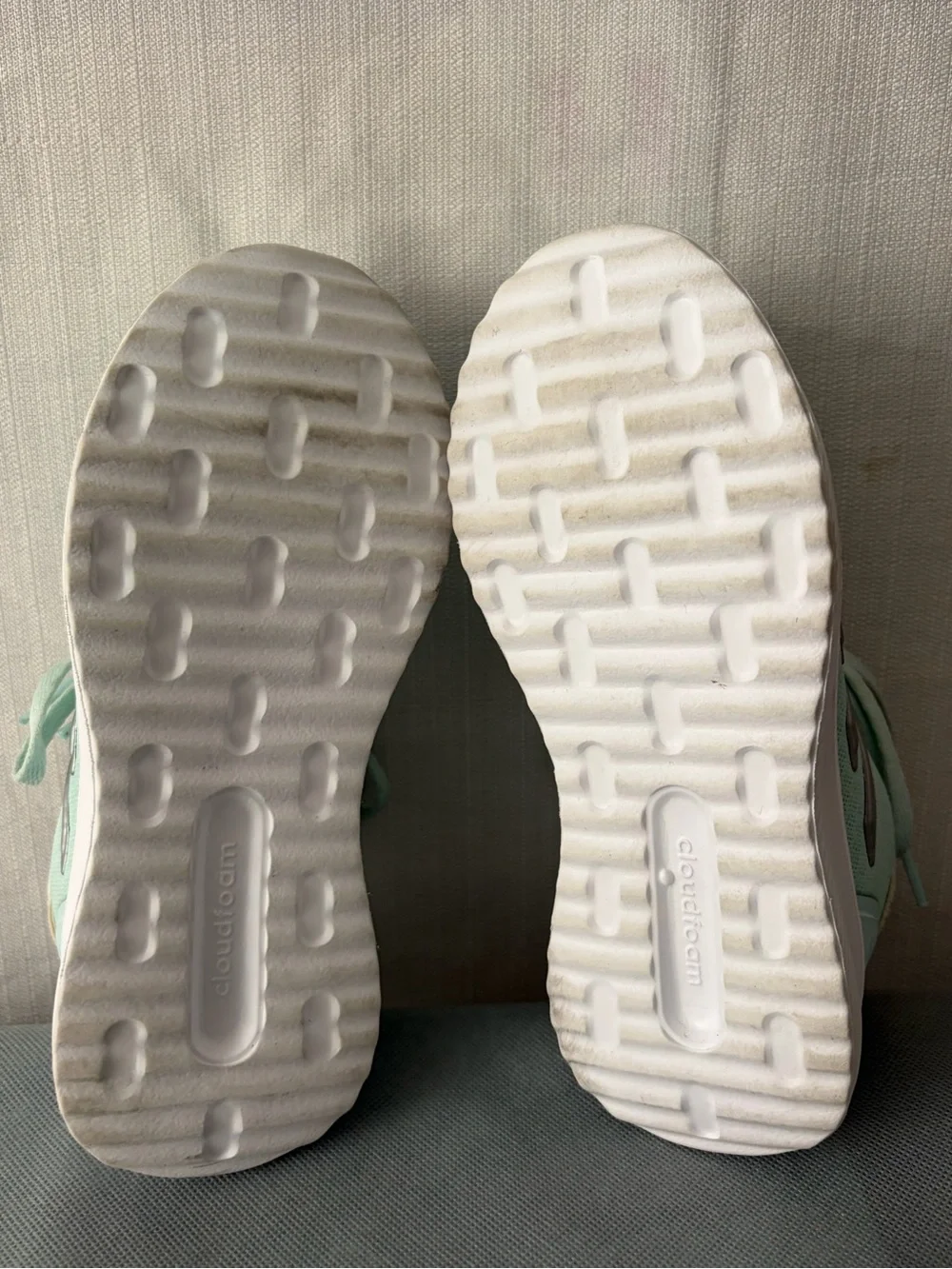Adidas Cloudfoam Youth Size 1.5 Mint Green Sneakers Excellent Condition(B173)